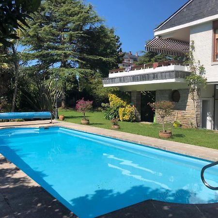 Chalet Al Lado De La Playa Con Piscina Privada, Jardin Y Barbacoa, Fronton, 6 Habitaciones Laredo Esterno foto