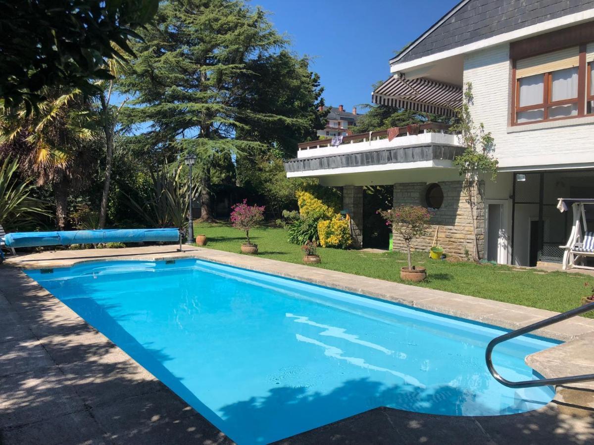 Chalet Al Lado De La Playa Con Piscina Privada, Jardin Y Barbacoa, Fronton, 6 Habitaciones Laredo Esterno foto