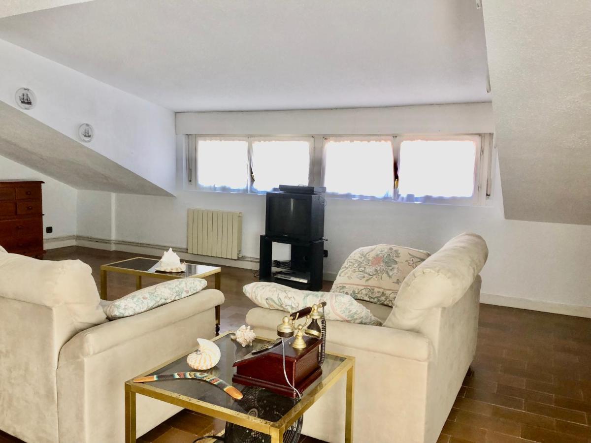 Chalet Al Lado De La Playa Con Piscina Privada, Jardin Y Barbacoa, Fronton, 6 Habitaciones Laredo Esterno foto