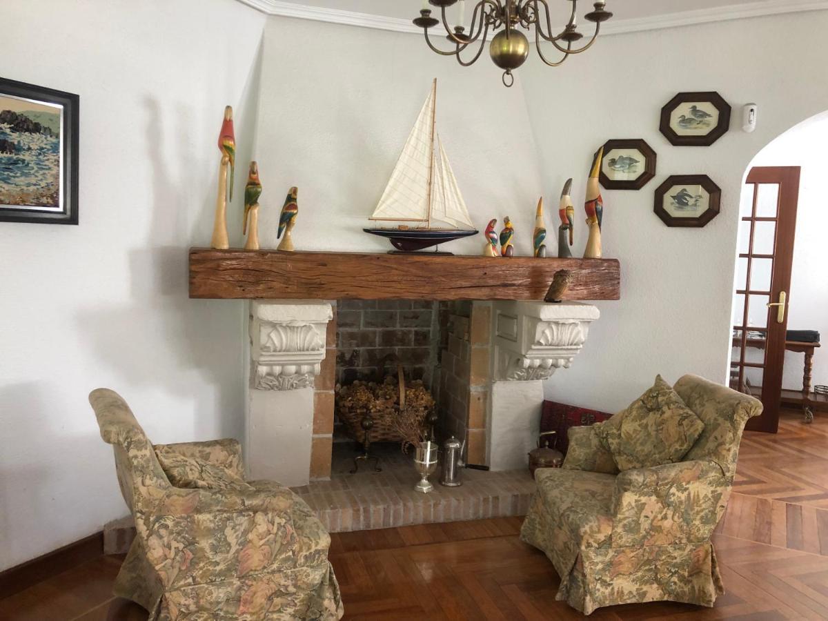 Chalet Al Lado De La Playa Con Piscina Privada, Jardin Y Barbacoa, Fronton, 6 Habitaciones Laredo Esterno foto