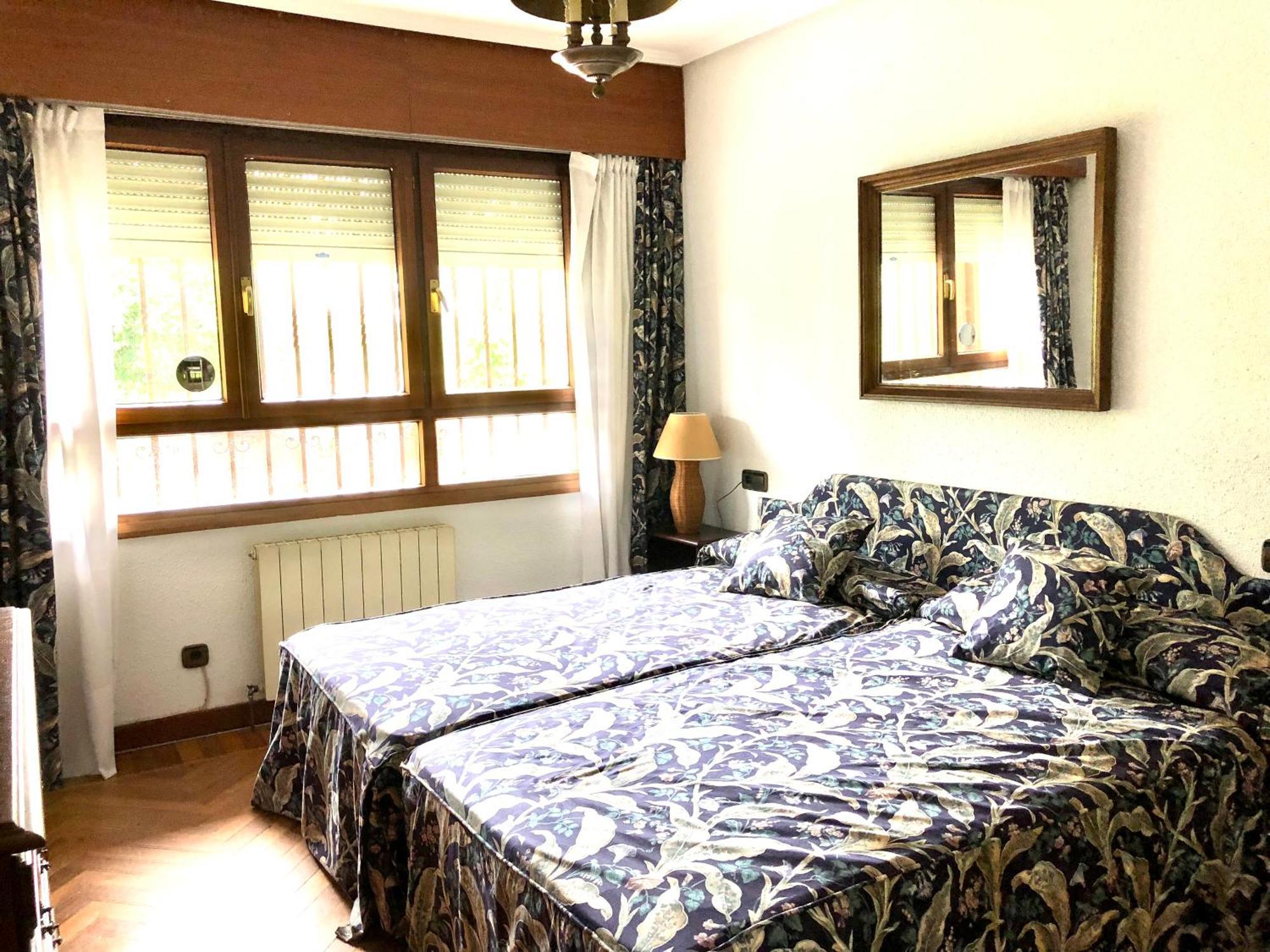 Chalet Al Lado De La Playa Con Piscina Privada, Jardin Y Barbacoa, Fronton, 6 Habitaciones Laredo Esterno foto